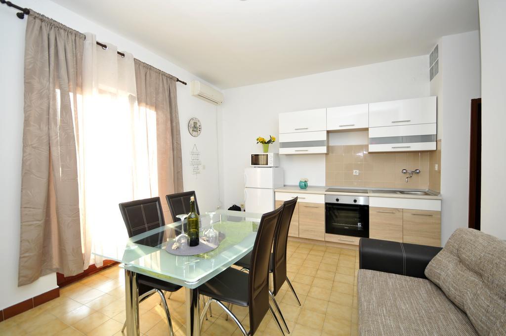 Apartments Martin & Marija Lokva Rogoznica Exteriör bild